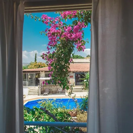 Adamos Διαμέρισμα Τόχνη