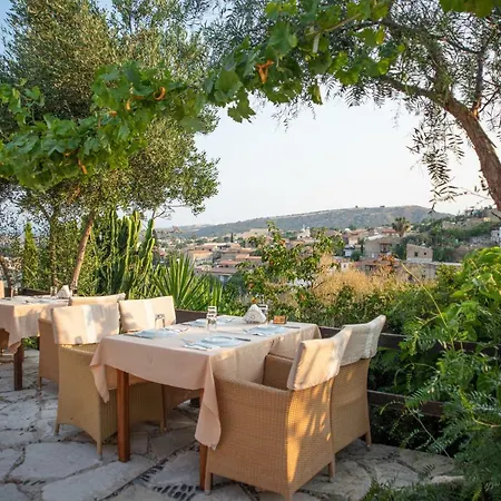 Apartment Adamos Tochni