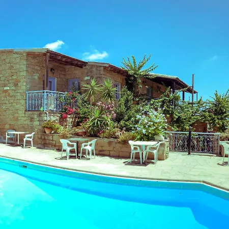 Adamos Apartament